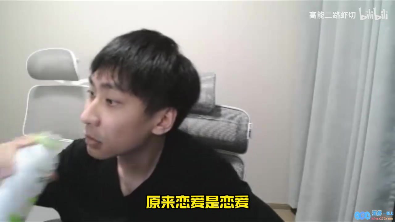剑魔小明直播对线水友，高能弹幕瞬间暴击引发破防狂潮?