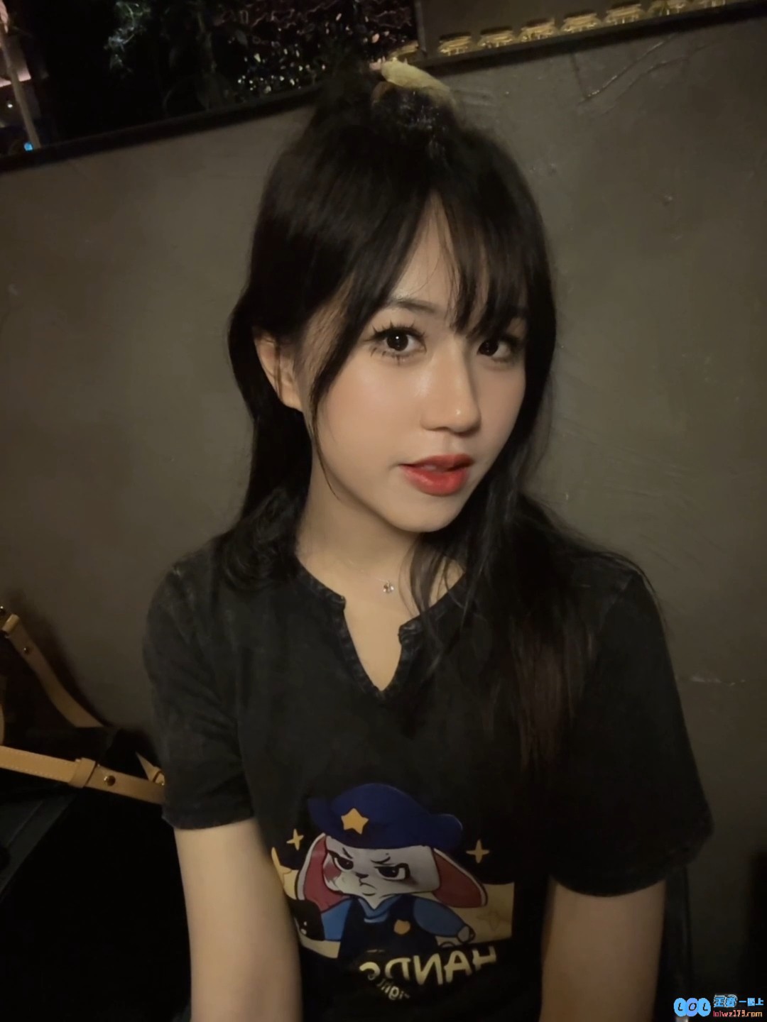 有点像精神小妹！前LPL人气女解说suki晒出靓照：与你在一起的时光比起吃饭更让我心动