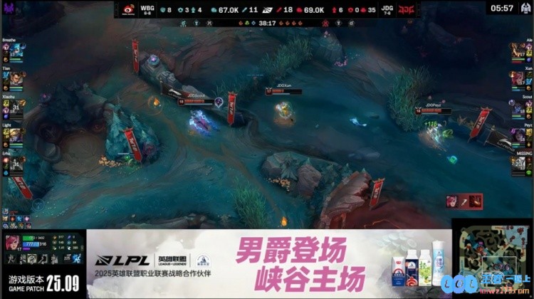 🎮面对强劲的塞拉斯选手，Scout的牛头英雄展现出无与伦比的抗击能力与攻击性，助力JDG轻松赢得首局胜利