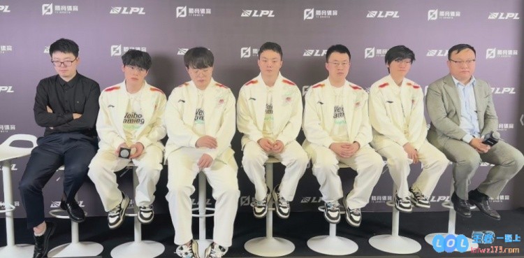 WBG赛后群访中Xiaohu表示：今天的表现相比之前已大有改善，回去后会继续调整并努力进步