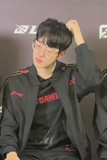 对面的教练竟然是我们的人？Scout表示：让塞拉斯出面，他们应该有发言权，我对此感到十分舒适