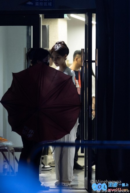 余霜分享美照：昨天下班后的精彩瞬间！期待下次再相见的美好时刻！！！