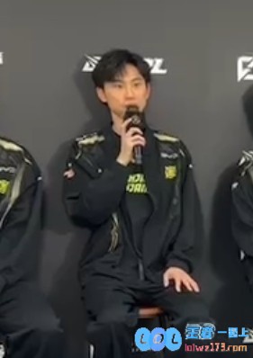 被套路了啊！Doinb疑惑：左手本想玩鳄鱼Solo，却被Ban了，只能随意选择了克烈，真让人无奈