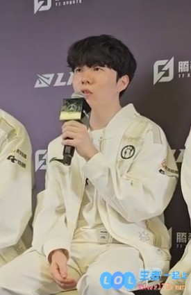 今天我们的团队表现得如同一个紧密团结的整体！Rookie：大家齐心协力往同一个方向努力，自然没有任何困难可言