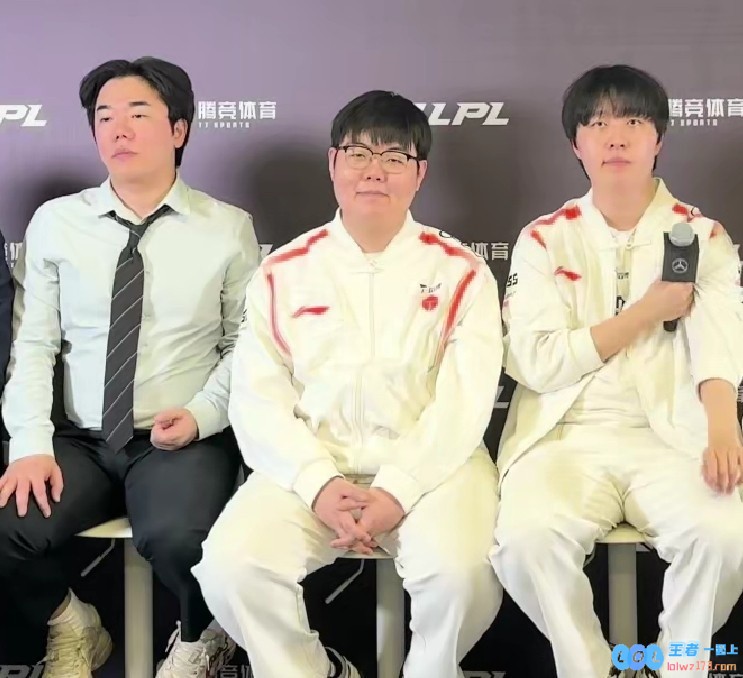 不知蓝总是否曾后悔放走选手？369在采访中深情表达对JDG老板蓝总的怀念与感慨