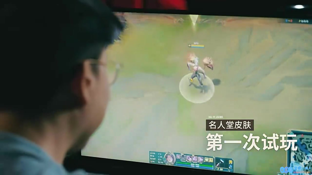 揭开Uzi名人堂皮肤的幕后创作故事：经过无数调试与精心打磨，传奇才能绽放出耀眼的风采