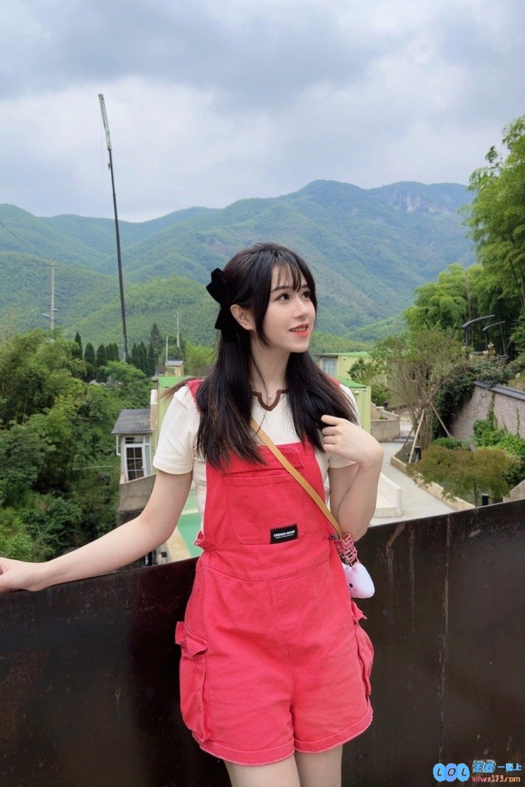 前LPL著名解说suki欣赏自然风光，分享他进山旅游的精彩照片，畅游大自然之美
