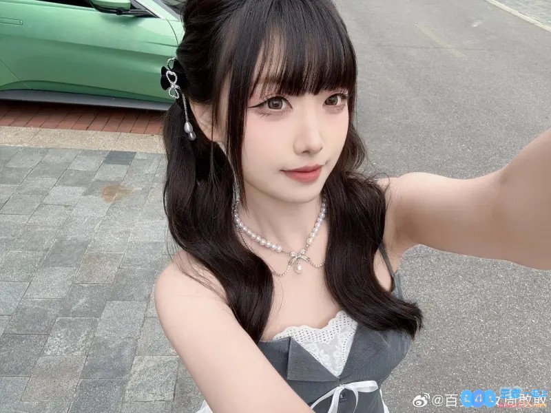 十月之后请不要再与我联系了，我害怕周敢敢会产生误会！今日份的OOTD分享照片来了，快来看看我今天的搭配吧