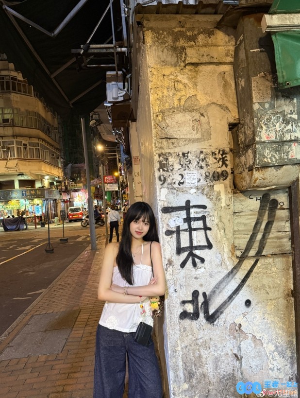 老肩巨滑之际！GALA前女友尤里绘甜心晒照：我在东北思念你到无法自拔