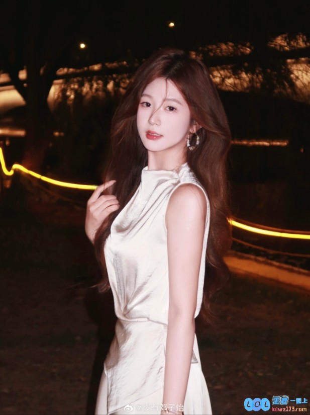 Meiko的女友邓子怡与夜晚缠绵，浪漫照片被星空深情偏爱✨