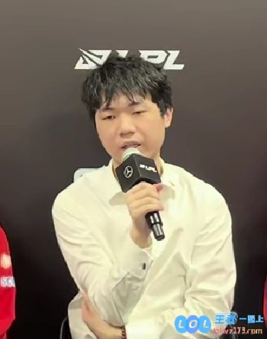 即便你再次选择发条，我们依旧有阿卡丽的完美反制！WE教练对小虎发条表现的看法