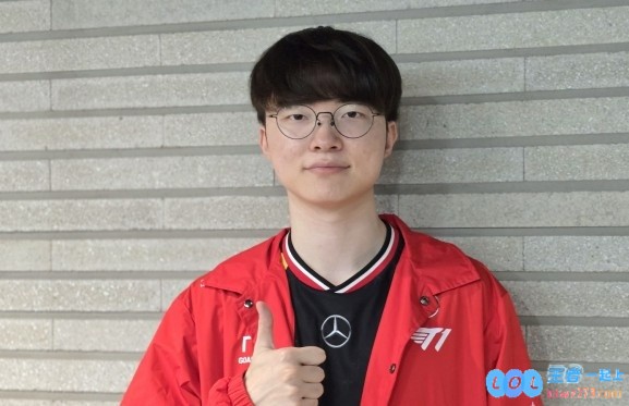 Faker热情祝贺Uzi荣膺名人堂：他作为ADC的杰出表现确实令人赞叹，绝对配得上这份崇高荣誉