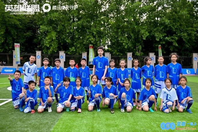 厂长与Uzi携手参与“天生英雄”公益行动，共同助力乡村青少年成长与发展