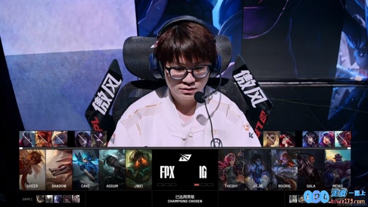 🎮在宰完强大的BOSS之后，shad0w冥犬以惊人17杀直逼Rookie，FPX成功扳平比分，展现无与伦比的实力！