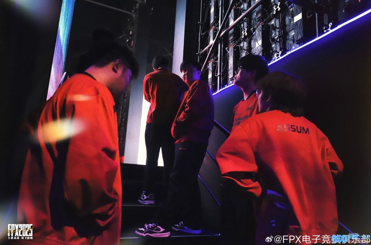 令人遗憾的出局！FPX在第一、第二赛段的世界赛中总积分仅可怜地停留在10分