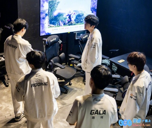 继续登顶巅峰之路！iG成功冲进前六，创下近十个赛季以来最辉煌的战绩！