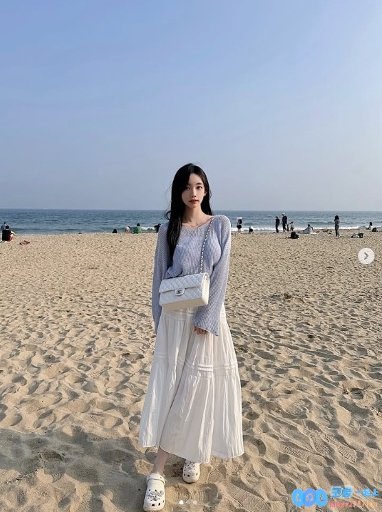 PUBG美女主持郭敏善晒出迷人照片：成为韩国国脚宋旼奎的未婚妻后，更显优雅魅力与独特韵味！
