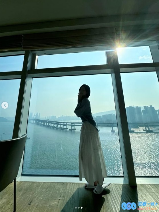PUBG美女主持郭敏善晒出迷人照片：成为韩国国脚宋旼奎的未婚妻后，更显优雅魅力与独特韵味！