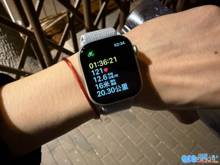 自己犒赏一下，骑行一个半小时的快乐时光！Elk赛后热情发布骑行照片：就当我来过这一刻了