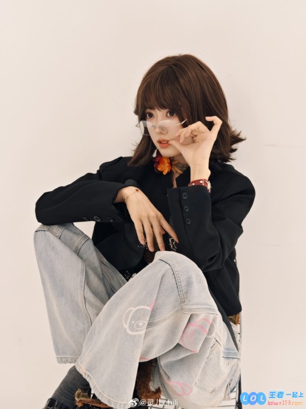 如此倾城貌美！KPL魅力主持人灵儿晒美照：这绝对可以被称为夏季赛的定妆照啊！