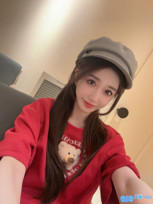 小悠珊珊温馨晒照：阖家团圆的迟来端午祝福，宝贝们假期欢愉快乐每一天～