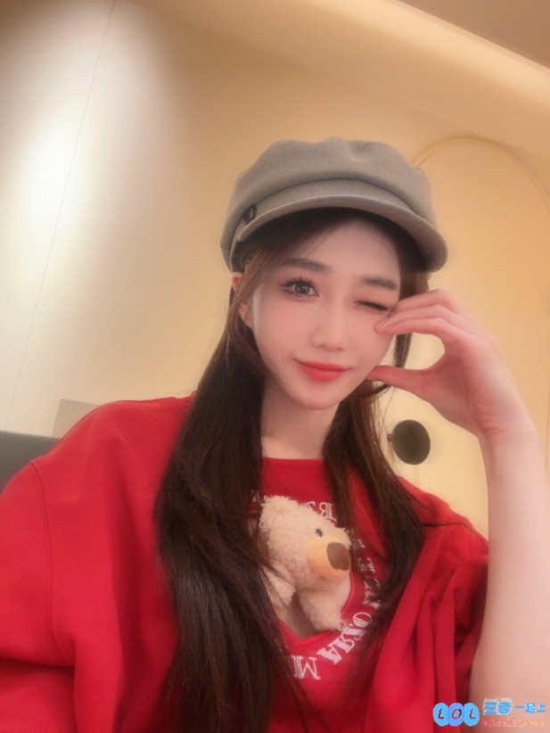 小悠珊珊温馨晒照：阖家团圆的迟来端午祝福，宝贝们假期欢愉快乐每一天～