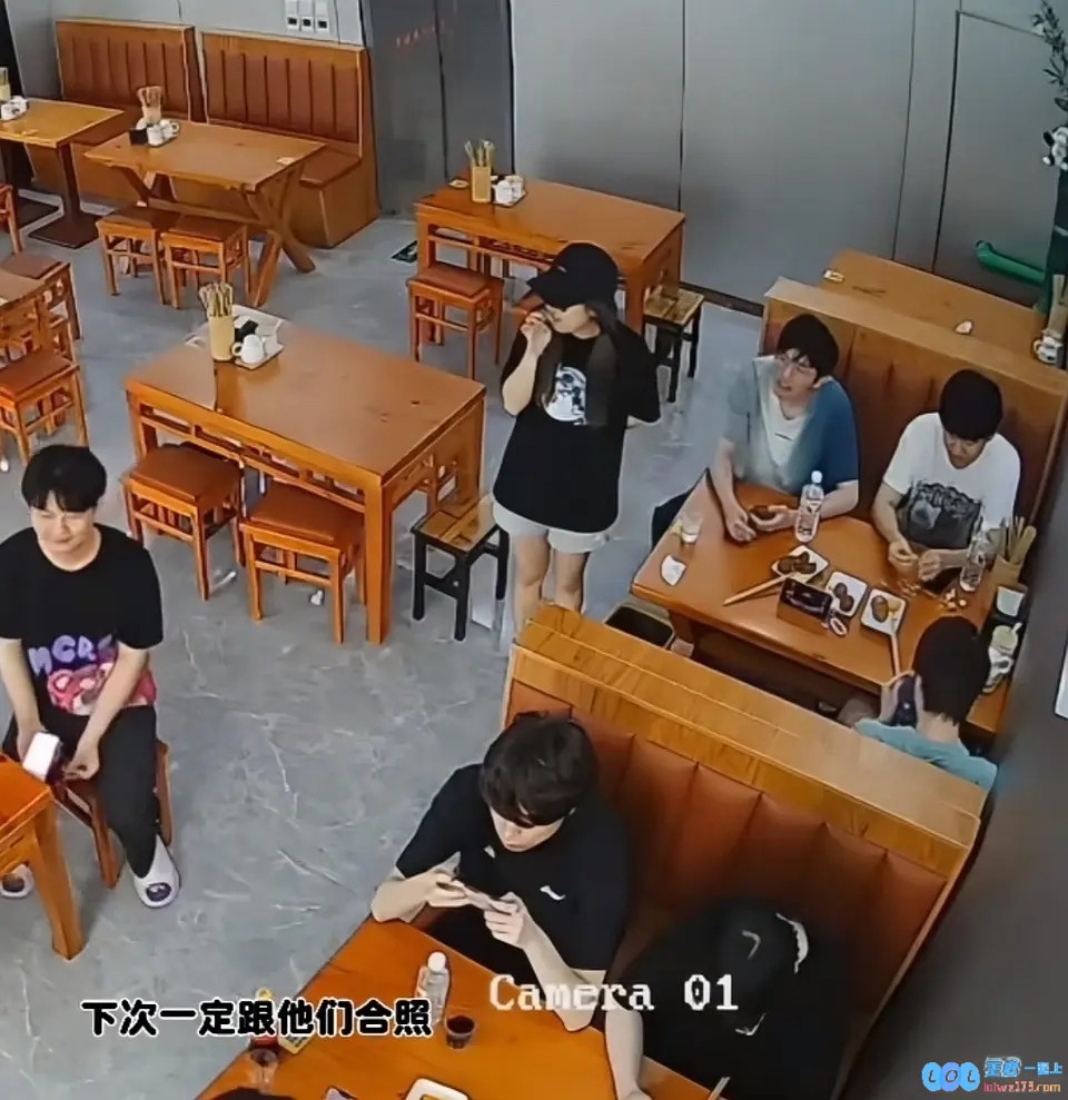 真是令人唏嘘！iG赛前因吃牛肉面被曝光粉丝失控怒斥面馆老板引发热议