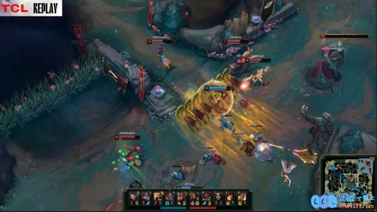 🎮看锤！Xun波比毫不畏惧展现霸气风采，JDG双C火力全开瞬间造成爆炸伤害轻松夺得赛点