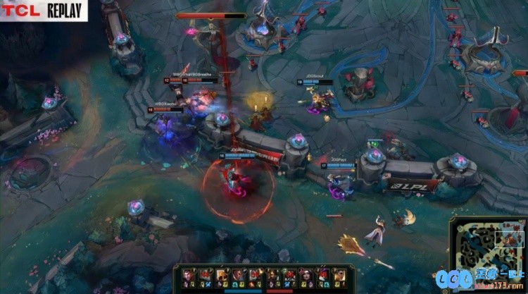 🎮看锤！Xun波比毫不畏惧展现霸气风采，JDG双C火力全开瞬间造成爆炸伤害轻松夺得赛点