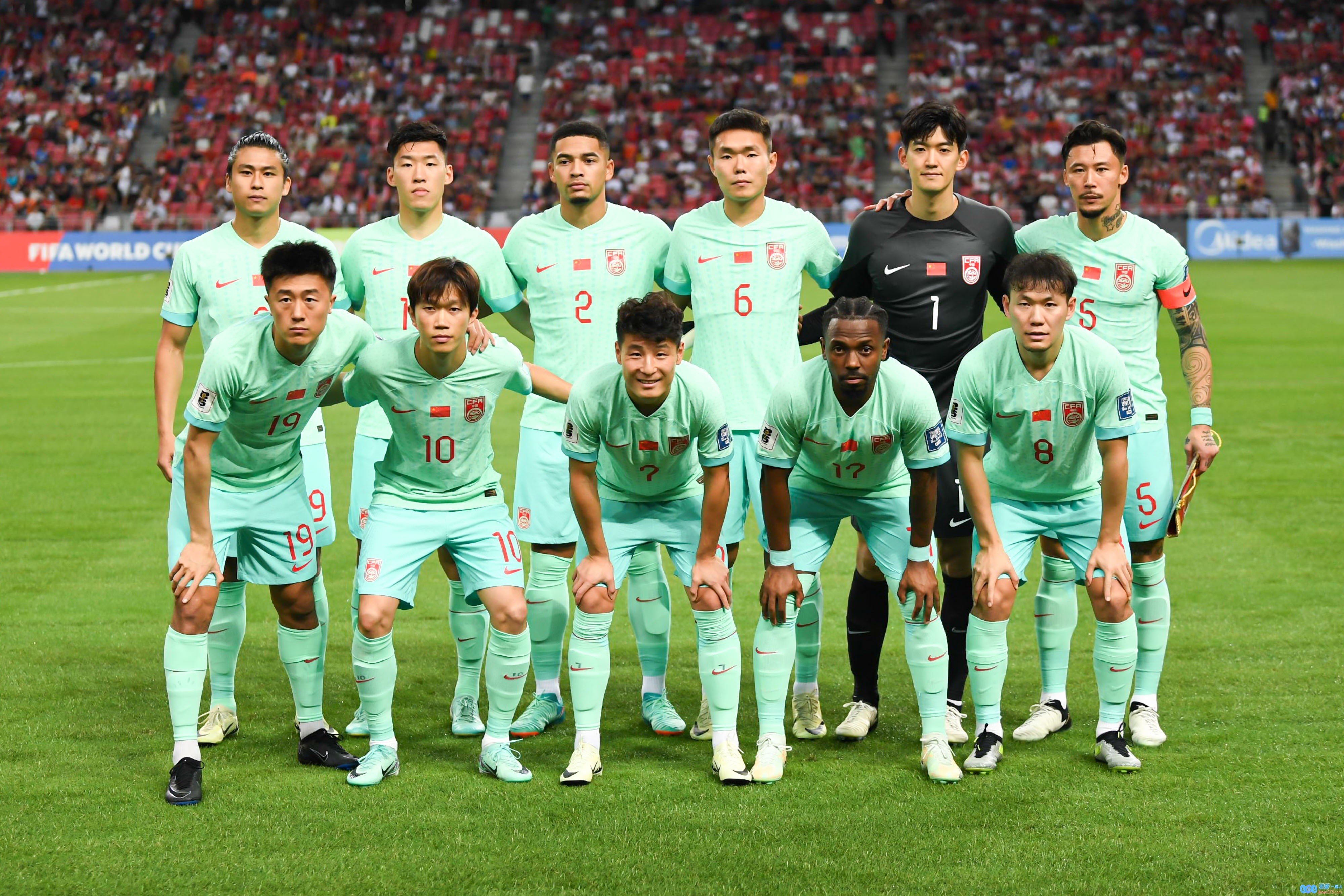 王多多看国足无缘世界杯：跟自己比进步了但是你的对手早特么跑前面了，来听听足球的故事