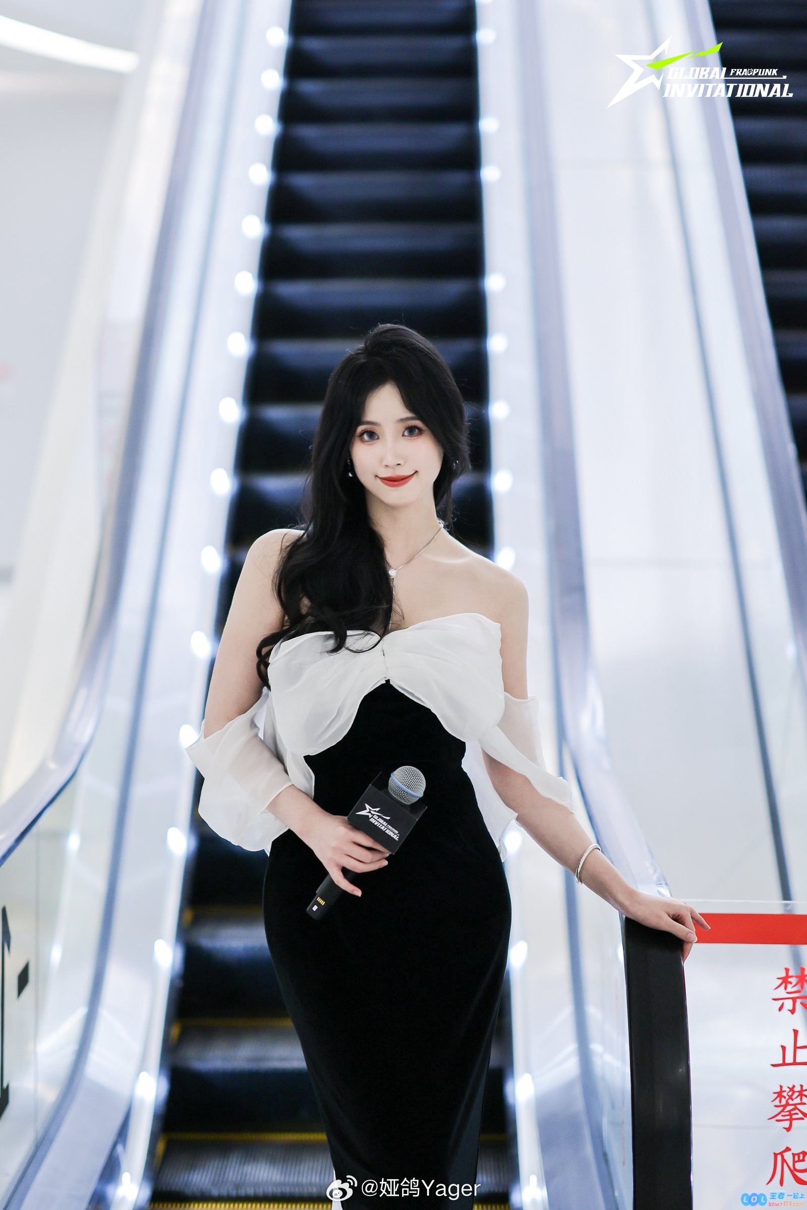 永劫无间美女主持娅鸽晒照：国际赛的线下氛围是真的很好~原来如此吸引人