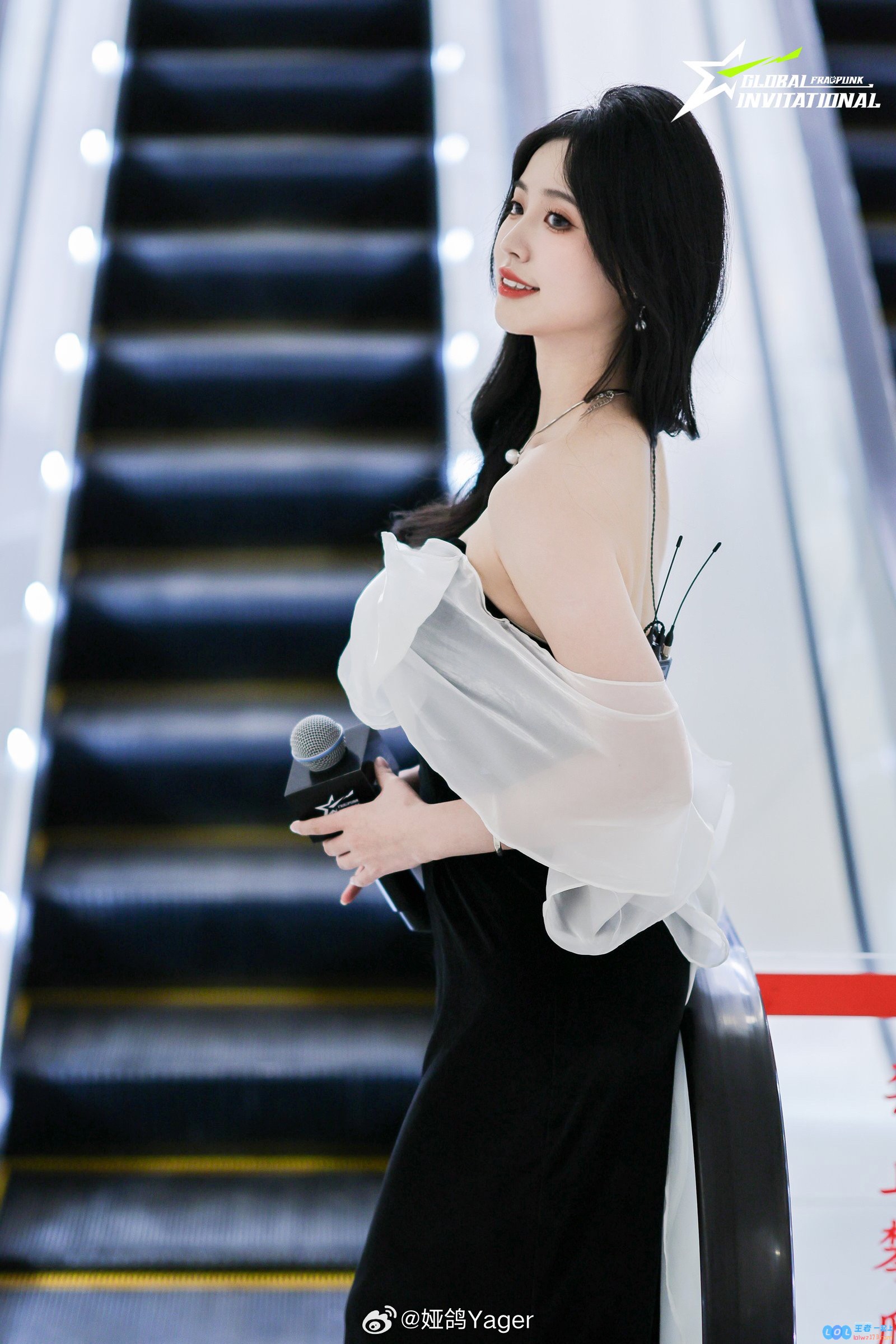 永劫无间美女主持娅鸽晒照：国际赛的线下氛围是真的很好~原来如此吸引人