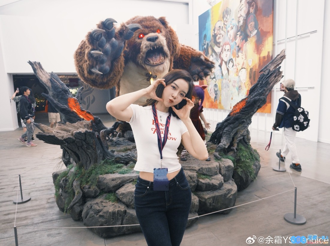 羡慕管哥的每一天！余霜晒照：来La的拳头总部啦！管哥亮出了他的卢锡安