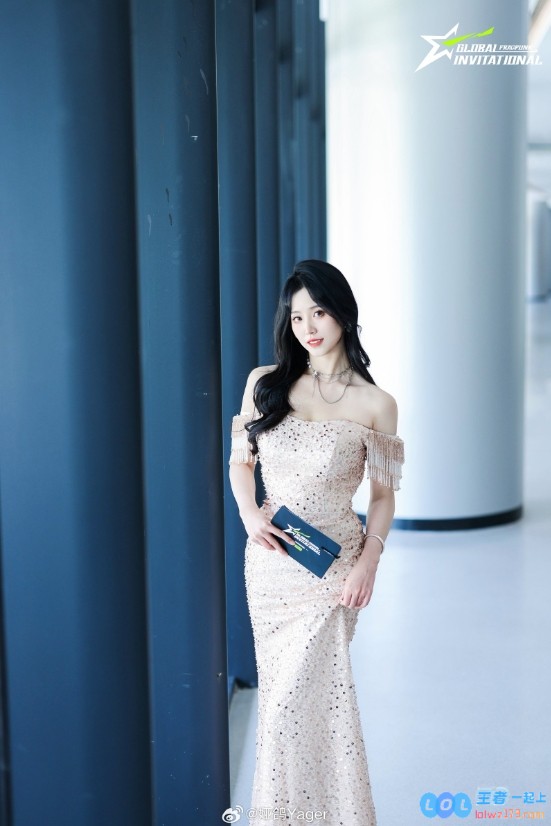 永劫无间美女主持娅鸽晒照：是哪位老师这么会拍～如何捕捉她的魅力？