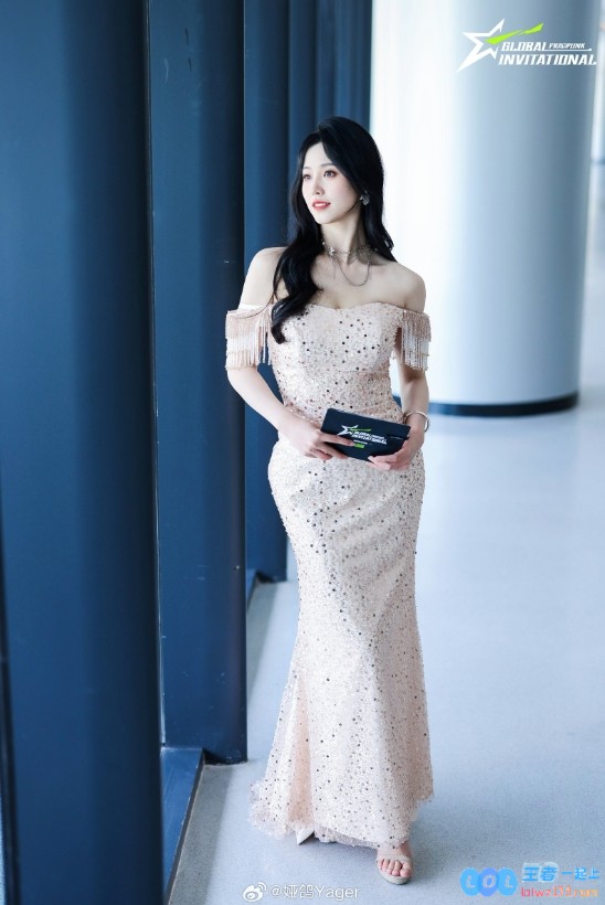永劫无间美女主持娅鸽晒照：是哪位老师这么会拍～如何捕捉她的魅力？