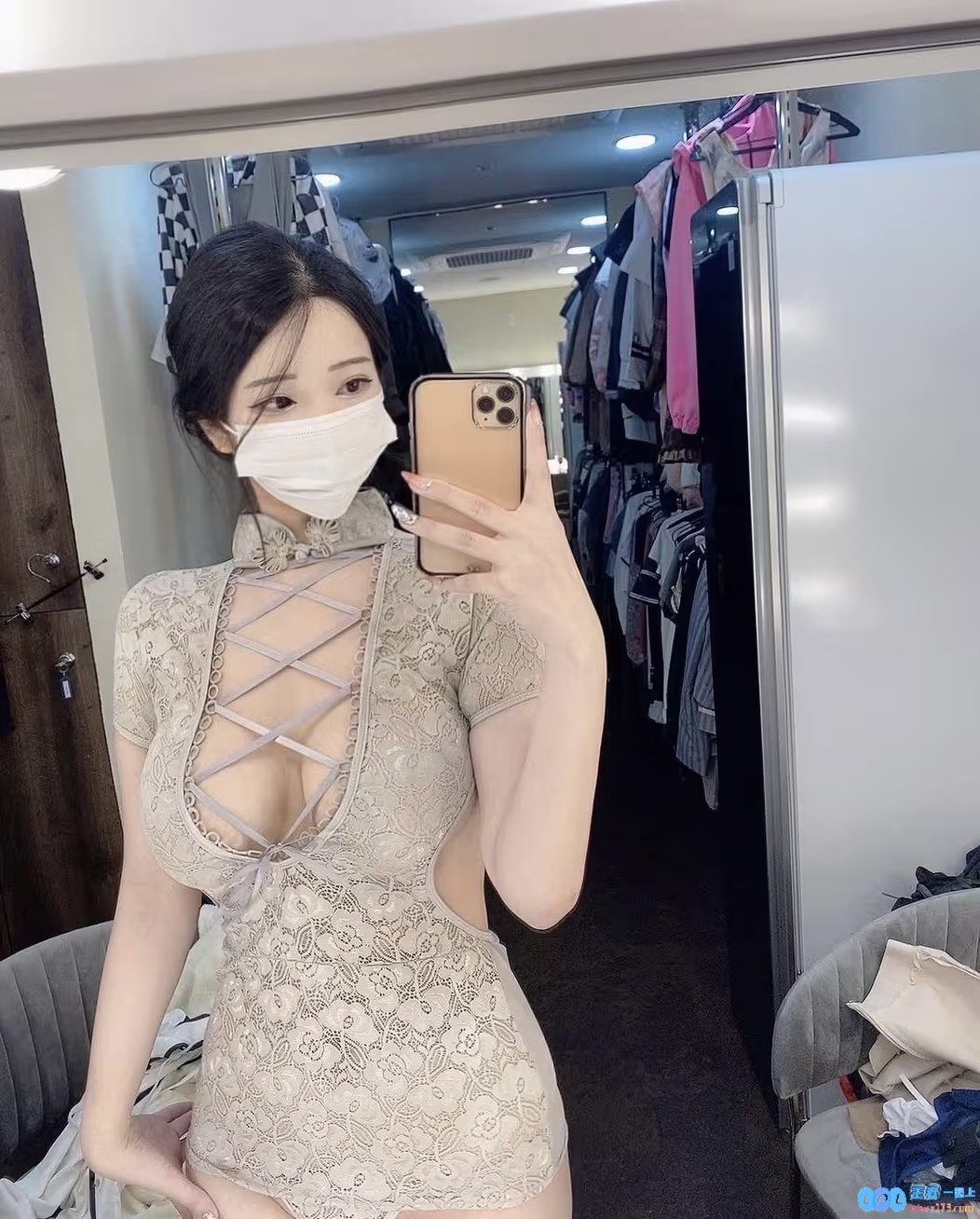《剑星》新服装竟早就被体模展示！服装细节还原度超高，这样的惊喜你绝对想不到