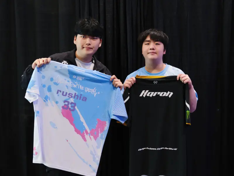 BLG分享互换队服照：rushia和他的偶像Karon终于换上队服了