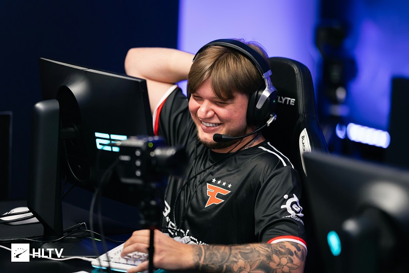 s1mple：目前我也是从网上得知自己加入了FaZe，别轻信谣言