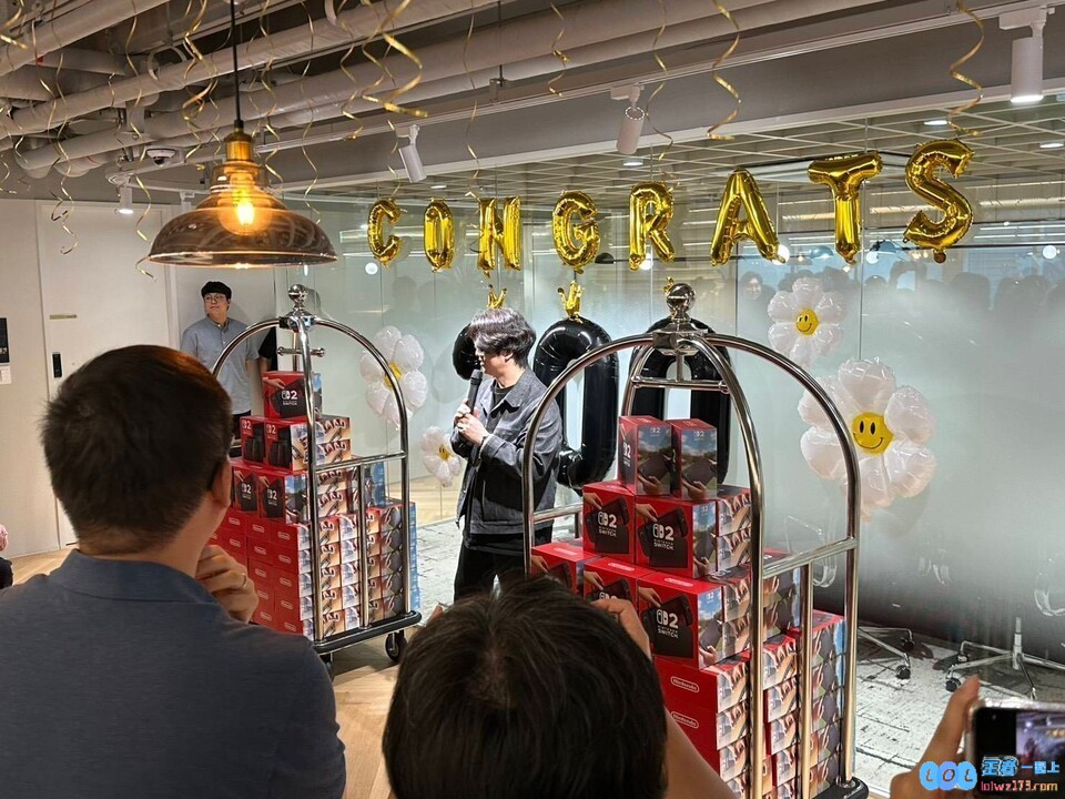开发商庆祝《剑星》销量破300w份，给每位员工赠送一台Switch2，激励团队再创辉煌