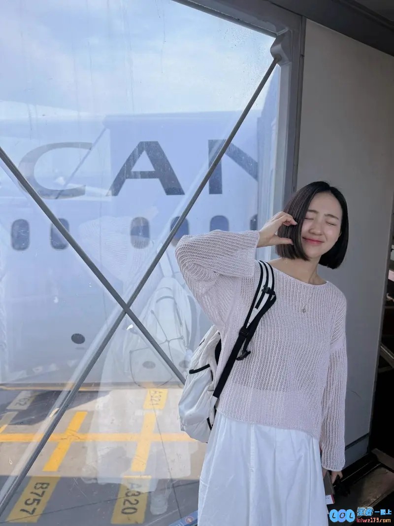 LCK主持裴惠智晒照：到温哥华了，一起享受下周的MSI吧
