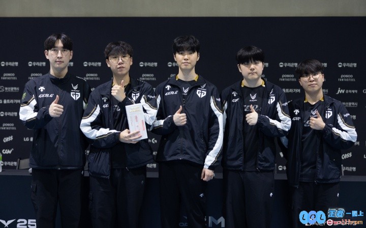 GEN是自OGN以来第三支LCK单赛段全胜队伍，前两队为14SKT/22T1，见证电竞历史新篇章