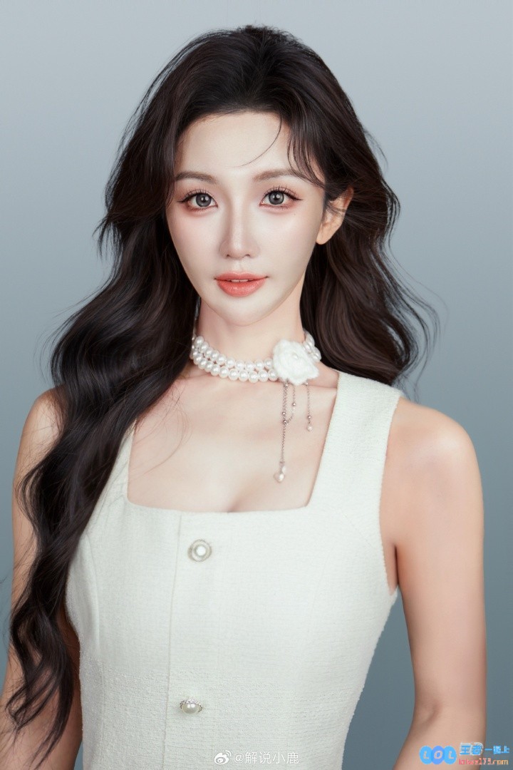 KPL美女解说小鹿分享自拍：更新一下?新皮肤~
