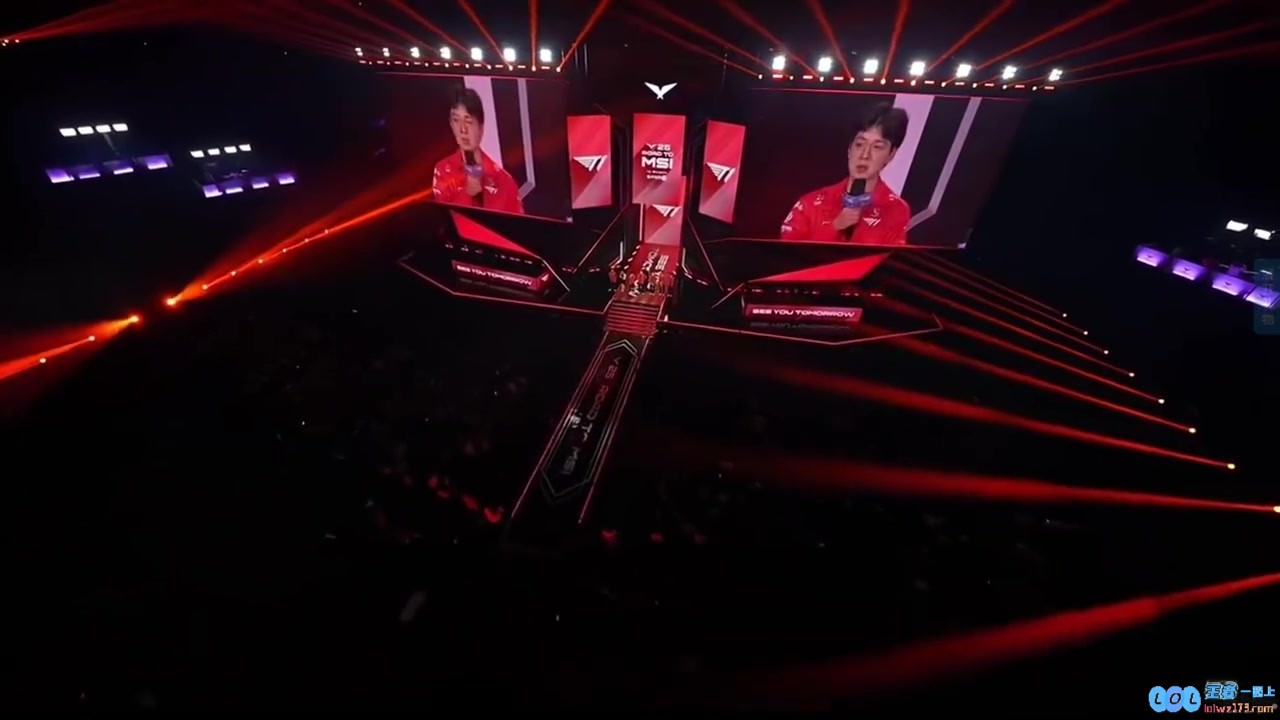 kkOma：我们的选手是大赛型选手明天我相信我们的选手能赢下比赛，奋勇争先再创辉煌