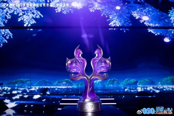 AL教练Xiaobai：战术板上的无数标记，终于变成赛场上最耀眼的勋章