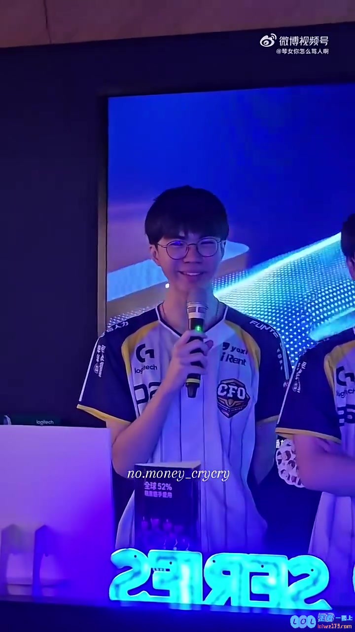 Junjia：比较看好BLG但希望IG赢，因为iG有我认识的人，电竞赛场中情感与偏好的交织
