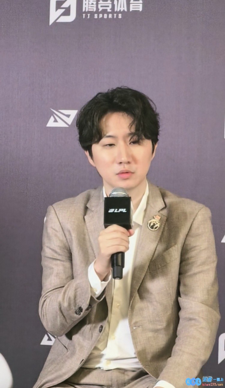 希望能在世界赛看到你们！丹尼教练：目标是带队进世界赛