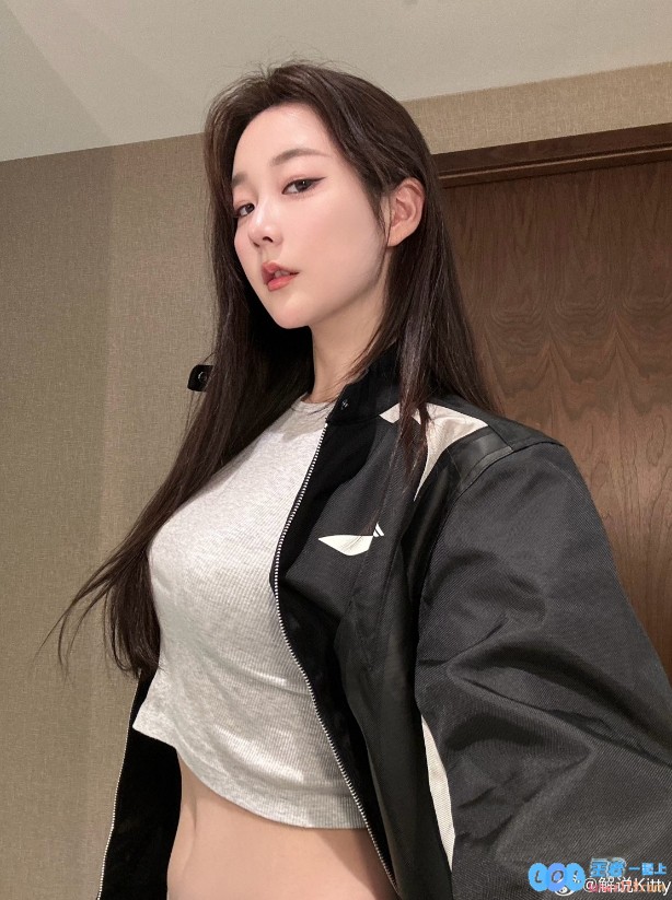 解说Kitty晒照：希望AL与BLG可以显示出来自己的风采，展现电竞盛宴的魅力和精彩