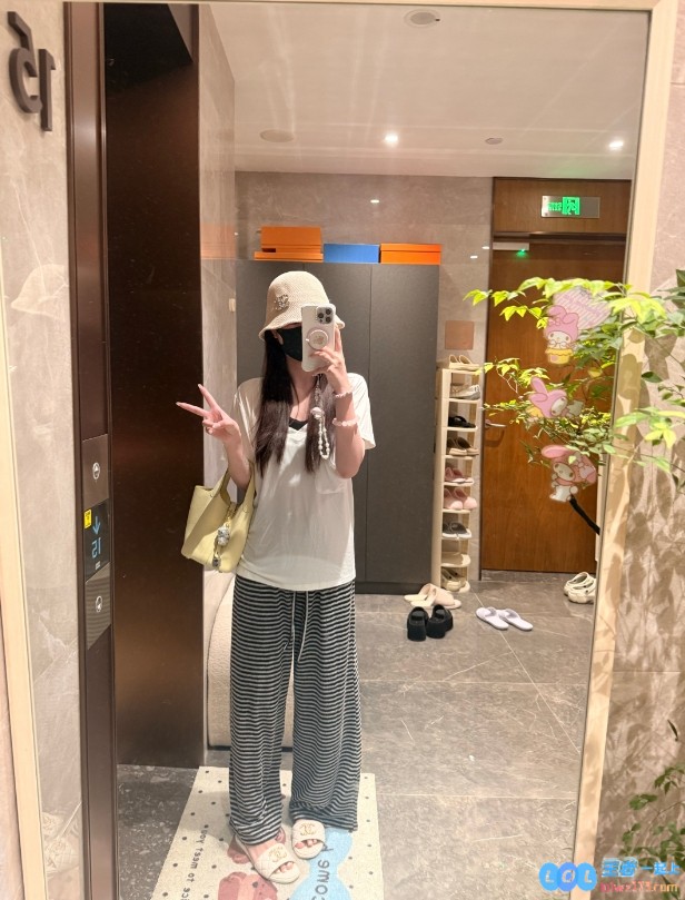 Letme妻子晒照：赶紧给我到周一娃去上学我只想好好睡一觉，生活中的小确幸