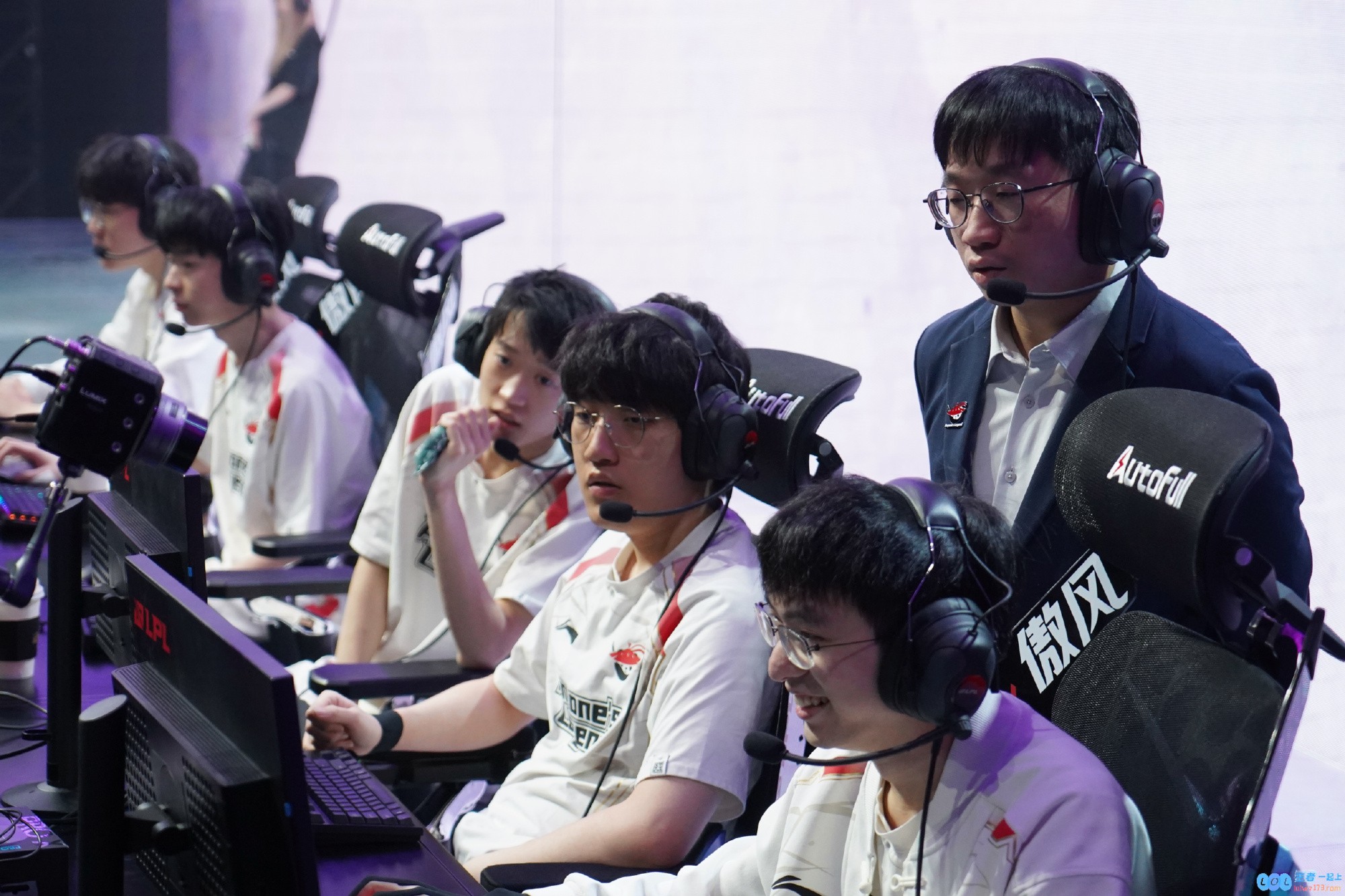 不能一起骂？AL丢赛点超话乱成一锅粥：你骂Tabe我回击圣枪哥两边相互指责