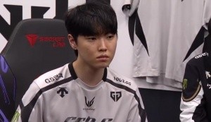 Chovy：Shanks打得很好感觉明天T1会赢，展现出不屈的电竞精神与友谊